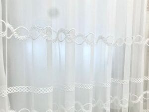 Keqiao белые кружевные полупрозрачные занавески - B2B оптовая воздушный элегантный декор