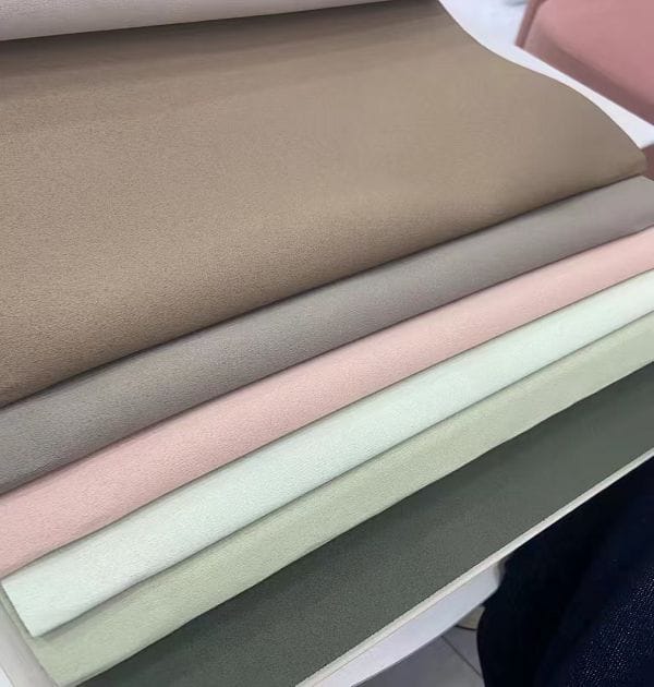 Curtains Vs. Blinds: Why Keqiao Wholesale Curtains &Amp; Screens Win For B2B Buyers 2 Premium Blackout Cortina Tela - Keqiao Dos Colores Beige &Amp; Azul Claro Empalmado